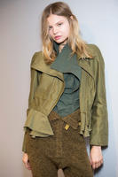 Isabel_Marant_Fall_2014_Backstage_SgYjWQltNTmx.jpg
