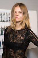 Isabel_Marant_Fall_2014_Backstage_vjarHrmrHp4x.jpg