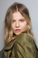 Isabel_Marant_Fall_2014_Backstage_ZoKOVF_tZyAx.jpg