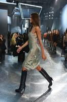 izabel_goulart_at_h_m_fashion_show_in_paris_8.jpg
