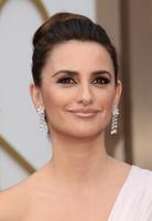 01_oscars_beauty_2014_penlope_cruz_22013971810_gallery_max.jpg