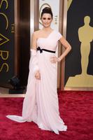 penelope_cruz_vogue_2mar14_pa_b.jpg