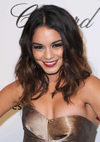 Vanessa_Hudgens__Oscars_2014___Vanity_Fair_Party__01.jpg