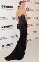 heidi_klum_in_atelier_versace_spring_2014_black_strapless_gown_2014_elton_john_aids_foundation_oscar_party_7.jpg