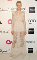 karolina_kurkova_wearing_elie_saab_spring_2014_lace_long_sleeve_gown_2014_elton_john_oscar_party_5.jpg