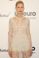 karolina_kurkova_wearing_elie_saab_spring_2014_lace_long_sleeve_gown_2014_elton_john_oscar_party_7.jpg