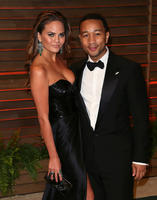 John_Legend_posed_Chrissy_Teigen_Vanity_Fair_Oscars_party.jpg