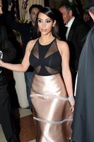 kim_kardashian_at_opera_ball_in_vienna_9.jpg