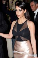 kim_kardashian_at_opera_ball_in_vienna_10.jpg