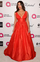 Khloe__Kim___Kourtney_Kardashian__2014_Elton_John_AIDS_Foundation_Academy_Awards_Party__30.jpg