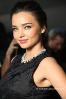 MIRANDA_KERR_H_M_SW015.jpg
