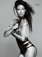 Harpers_Bazaar_Arabia_2014_03_195.jpg