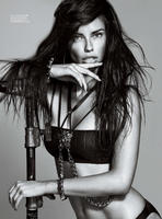 Harpers_Bazaar_Arabia_2014_03_196.jpg