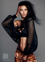 Harpers_Bazaar_Arabia_2014_03_202.jpg