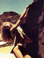 Anna_Selezneva_by_Camilla_Akrans_for_Vogue_China_July_2009_Jo_In_Sung_07.jpg