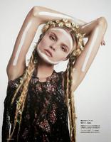 Magdalena2_Frackowiak_by_Sofia_Sanchez_Mauro_Mongiello_Expressive_Magdalena_NumA_ro_Tokyo_70_Oct.jpg