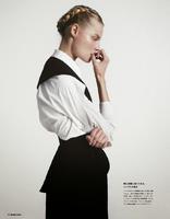 Magdalena7_Frackowiak_by_Sofia_Sanchez_Mauro_Mongiello_Expressive_Magdalena_NumA_ro_Tokyo_70_Oct.jpg