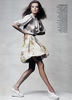 vogue_us_nov_2004_25.jpg