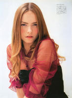 vogue_jp_oct_2004_1_a_silent_romance_002.jpg