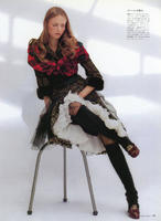 vogue_jp_oct_2004_1_a_silent_romance_006.jpg