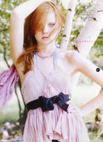 vogue_jp_oct_2004_7_vogue_beauty_002.jpg