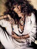 18754_Vogue_Fran47a_Mar70o2004_phMarioTestino_GiseleBundchen_01_122_246lo.jpg