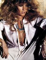 18761_Vogue_Fran90a_Mar75o2004_phMarioTestino_GiseleBundchen_04_122_180lo.jpg