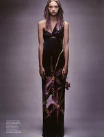 94680_Vogue_Fran45a_Agosto2004_phCraigMcDean_GemmaWard_09_122_89lo.jpg