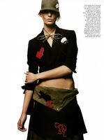 38688_Vogue_Fran55a_Agosto2004_phDavidSims_DariaWerbowy_03_122_905lo.jpg