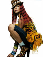 38696_Vogue_Fran74a_Agosto2004_phDavidSims_DariaWerbowy_04_122_495lo.jpg