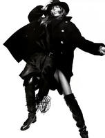 38705_Vogue_Fran86a_Agosto2004_phDavidSims_DariaWerbowy_06_122_941lo.jpg