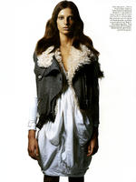 38761_Vogue_Fran36a_Agosto2004_phDavidSims_DariaWerbowy_09_122_433lo.jpg