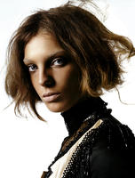 38762_Vogue_Fran46a_Agosto2004_phDavidSims_DariaWerbowy_10_122_356lo.jpg