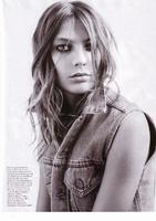 79827_Vogue_Paris_2005_August_201_0001_122_911lo.jpg