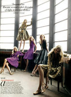 27851_Vogue_USA_Janeiro2005_phStevenMeisel_02_JuliaCarolineHeatherRaquelHana_122_710lo.jpg