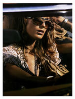 54307_VogueFran27a_Mar34o2005_phMikaelJansson_DariaWerbowy_01_122_404lo.jpg