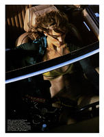54336_VogueFran77a_Mar43o2005_phMikaelJansson_DariaWerbowy_05_122_791lo.jpg
