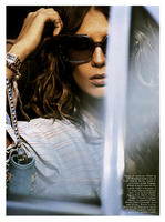 54498_VogueFran00a_Mar09o2005_phMikaelJansson_DariaWerbowy_07_122_939lo.jpg