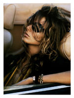 54509_VogueFran95a_Mar00o2005_phMikaelJansson_DariaWerbowy_08_122_563lo.jpg