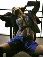 12045_VogueParis_Abril2005_phMarioSorrenti_CarolynMurphy_03_122_505lo.jpg