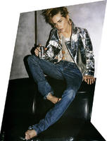67910_VogueParis_Abril2005_phIVLamsweerde7VMatadin_ErinWasson_08_122_1lo.jpg