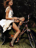 61511_Vogue_Fran26a_JunhoJulho2005_phBruceWeber_NataliaVodianova_04_122_863lo.jpg