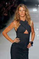 7_Gisele_Bundchen_para_Colcci_SPFW_verao_2015.jpg