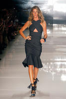 8_Gisele_Bundchen_para_Colcci_SPFW_verao_2015.jpg