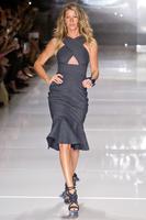 Gisele_Bundchen_Vogue_3Apr14_Rex_b.jpg
