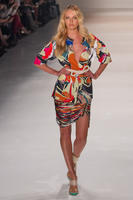 Candice_Swanepoel_Sao_Paulo_Fashion_Week_040314_2_1_.jpg