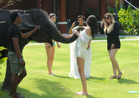 Kylie_Jenner_Booty_in_Bikini_9.jpg