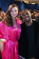 Miranda_Kerr_posed_backstage_Kanye_West_2011.jpg