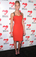 golden_heart_awards_22_wenn4127873.jpg