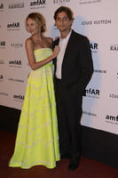 Candice_Swanepoel_amfAR_Inspiration_Gala_Sao_k45E7xqWp9Hx.jpg